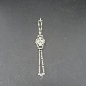 Vintage Rhinestone Flower Bracelet Silver Tone Center 4 Large Rhinestone 7 Inch
